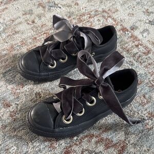 Chic Black Kids Sneakers with Velvet Laces